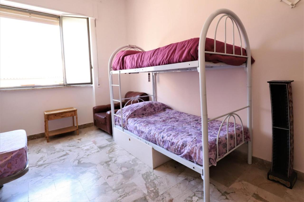 Solo Single Under 40 - Fkk Naturist Culture - Volunteer Welcome Палермо Екстериор снимка