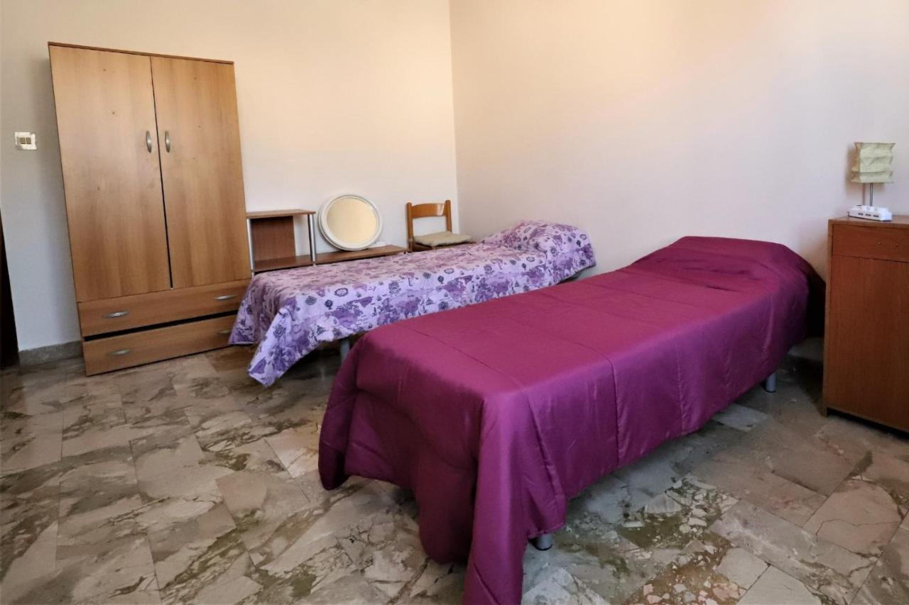 Solo Single Under 40 - Fkk Naturist Culture - Volunteer Welcome Палермо Екстериор снимка