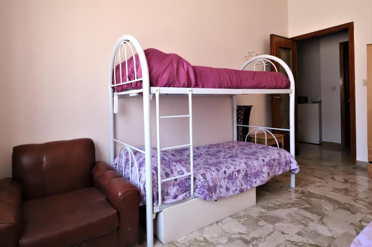 Solo Single Under 40 - Fkk Naturist Culture - Volunteer Welcome Палермо Екстериор снимка